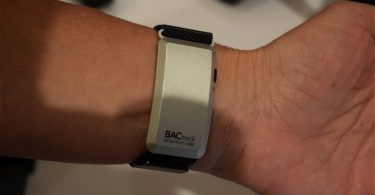 Bactrack Skyn – Le wearable qui surveille votre taux d’alcool