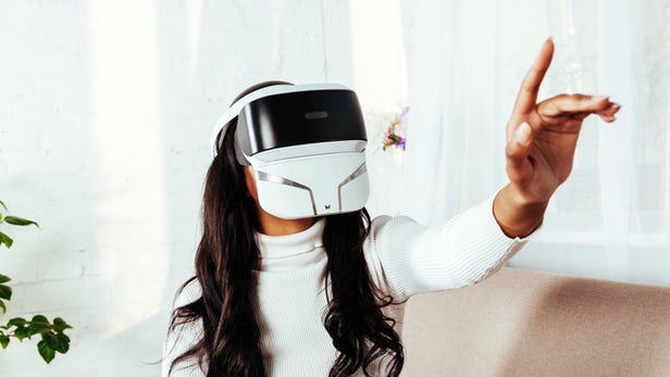 Feelreal - Le masque VR multi-sensoriel qui vous permet de sentir les roses virtuelles