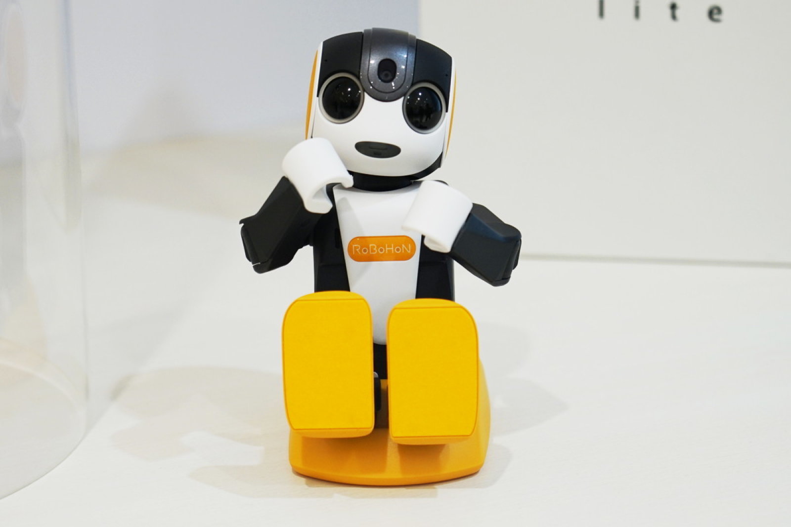 Le dernier robot RoBoHon de Sharp ne peut pas marcher et coûte 715 dollars
