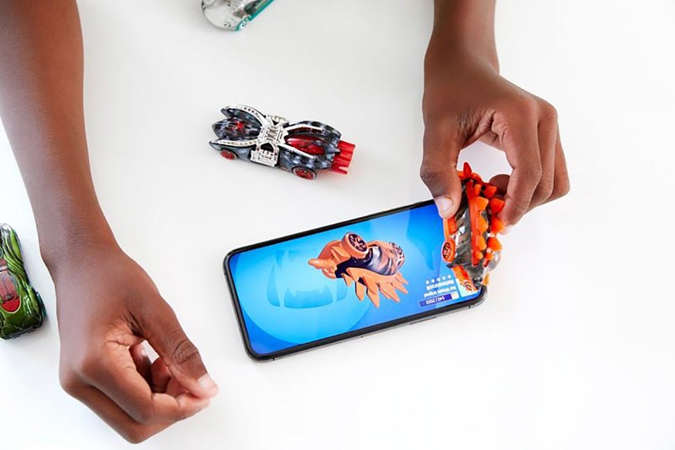 Hot Wheels id - Un kit de pistes intelligentes avec voitures NFC dans les magasins Apple