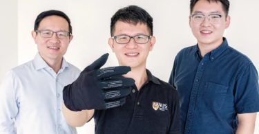 InfinityGlove - Un gant de jeu plus léger et plus doux avec des capteurs de métaux liquides
