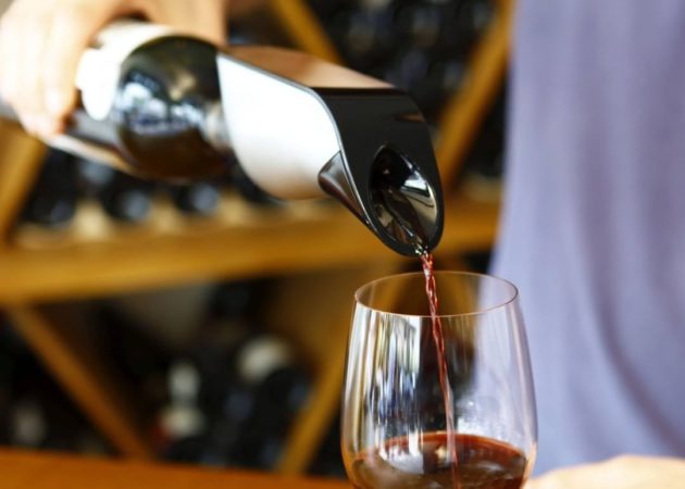 L'aérateur de vin intelligent d'Aveine va plaire aux amateurs de vin