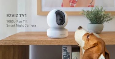 La caméra EZVIZ TY1 Wi-Fi panoramique et inclinable