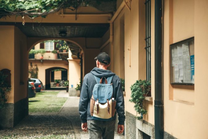 Un sac à dos intelligent pour malvoyants les aide à se déplacer