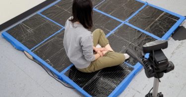 Un tapis intelligent suit vos mouvements pour mieux faire de l'exercice ou jouer