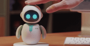 EILIK Bot - Un petit robot compagnon mignon sur votre bureau