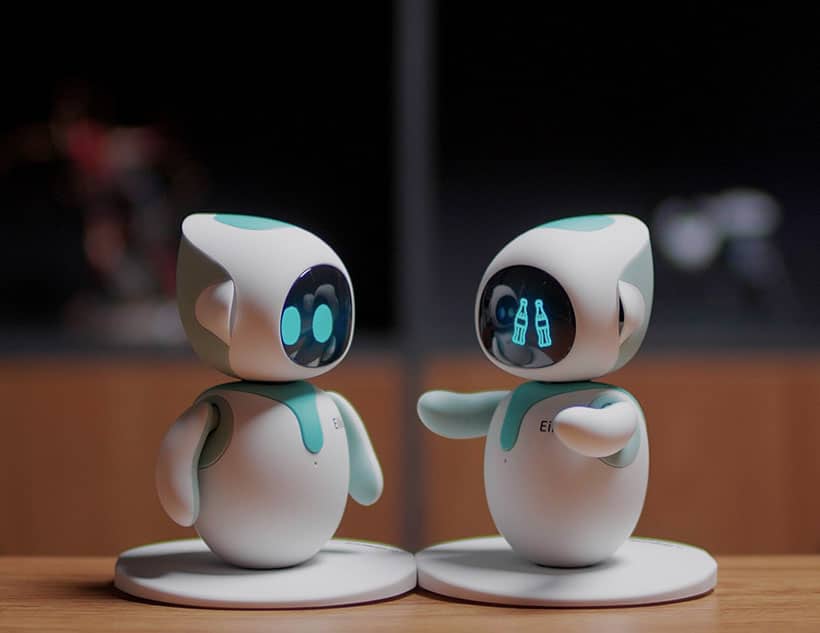 EILIK Bot - Un petit robot compagnon mignon sur votre bureau