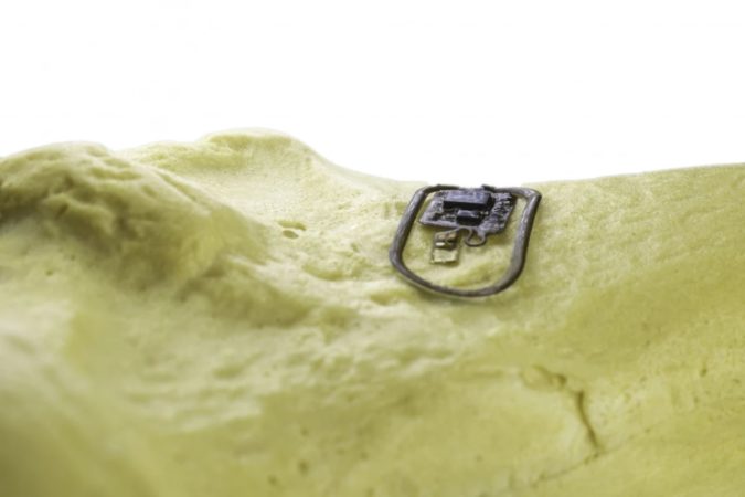 Osseosurface Electronics un capteur sans fil qui se développe dans l'os