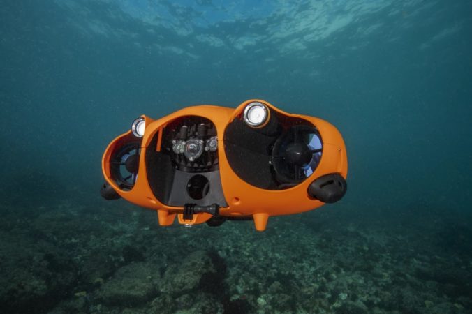 Le drone Seasam suit les plongeurs de manière autonome