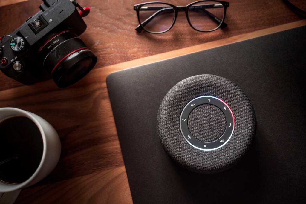 Le Beyerdynamic Space est à la fois une enceinte portable et un haut-parleur pour  téléphone 1