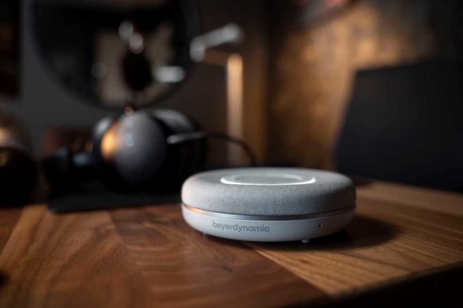 Le Beyerdynamic Space est à la fois une enceinte portable et un haut-parleur pour téléphone