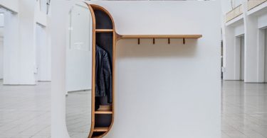 Le concept d'armoire intelligente Oloo combine le bois massif et la technologie