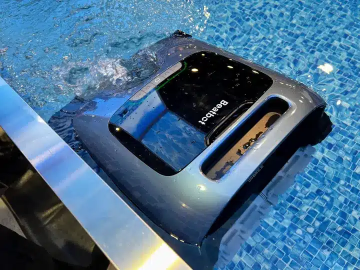 Procurez-vous un robot tondeuse ou un robot nettoyeur de piscine
